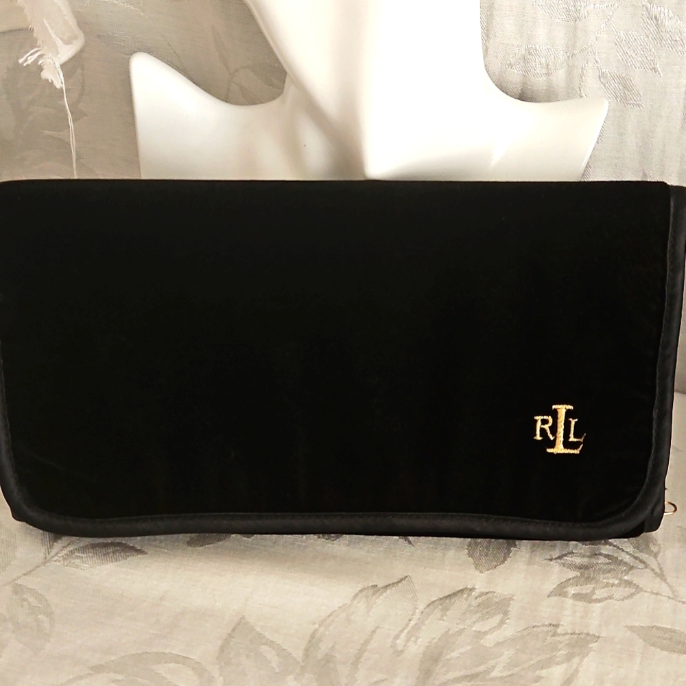Ralph Lauren Velvet Jewelry Clutch. - Picture 5 of 10